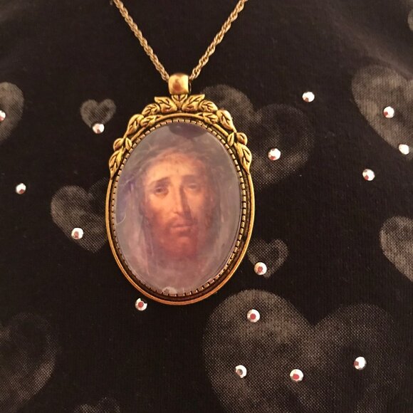 SUMMER SALE!  Holy Face of Jesus, Veronica's veil, Gold Antique style - Picture 1 of 3